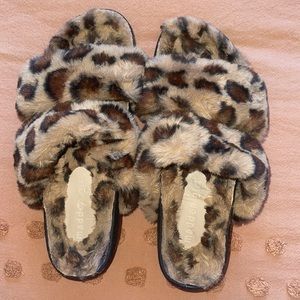 Madden Girl Fuzzy Cheetah Platform Slides